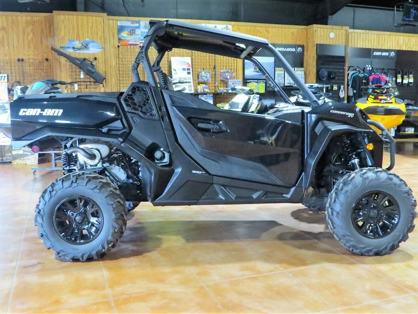 2023 Can-Am Commander XT 1000R in Mount Pleasant, Texas - Photo 9