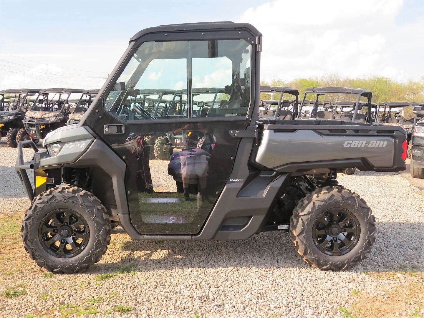 2024 Can-Am Defender XT HD9 in Mount Pleasant, Texas - Photo 4