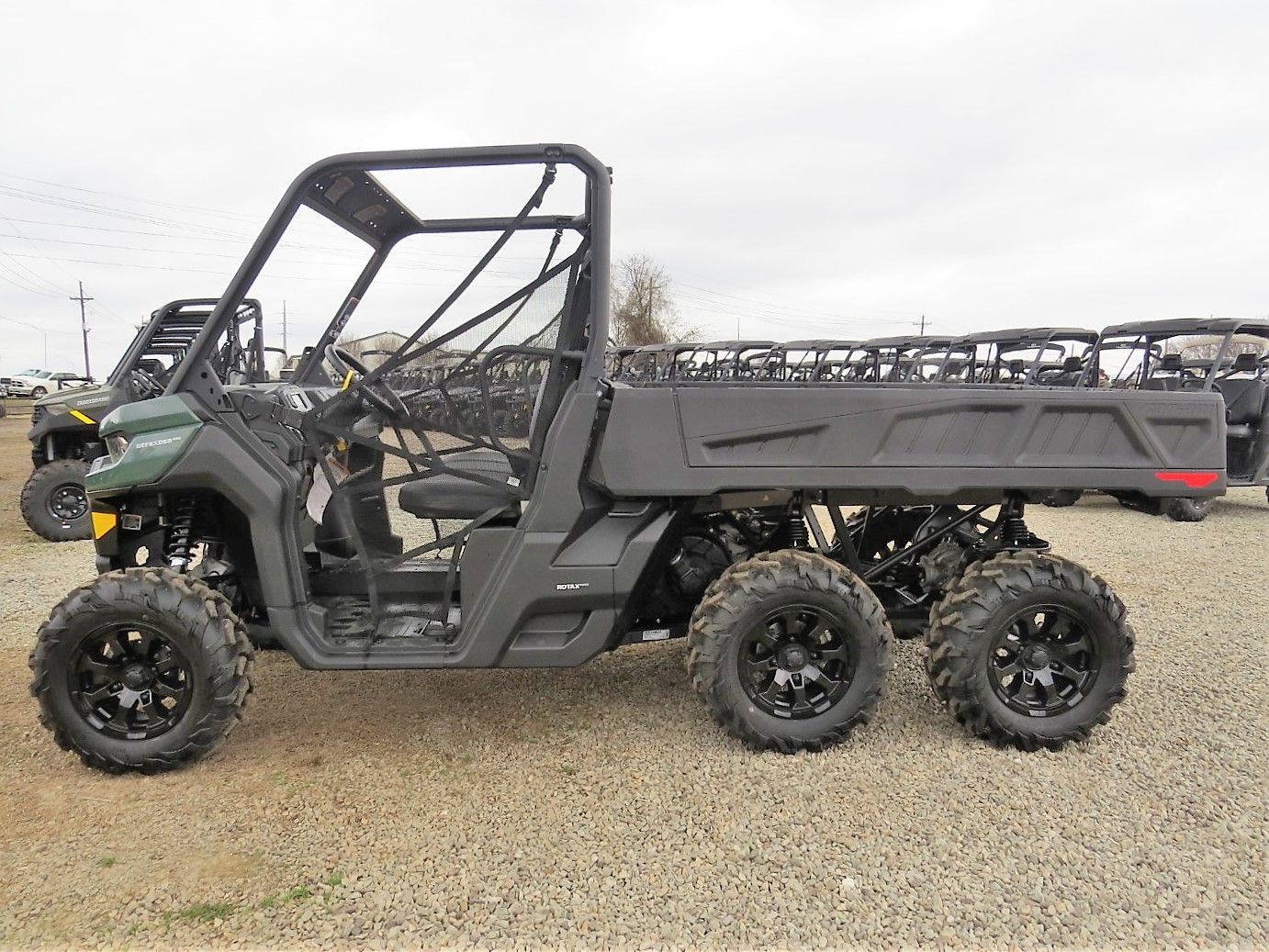 2023 Can-Am Defender 6x6 DPS HD10 in Mount Pleasant, Texas - Photo 4