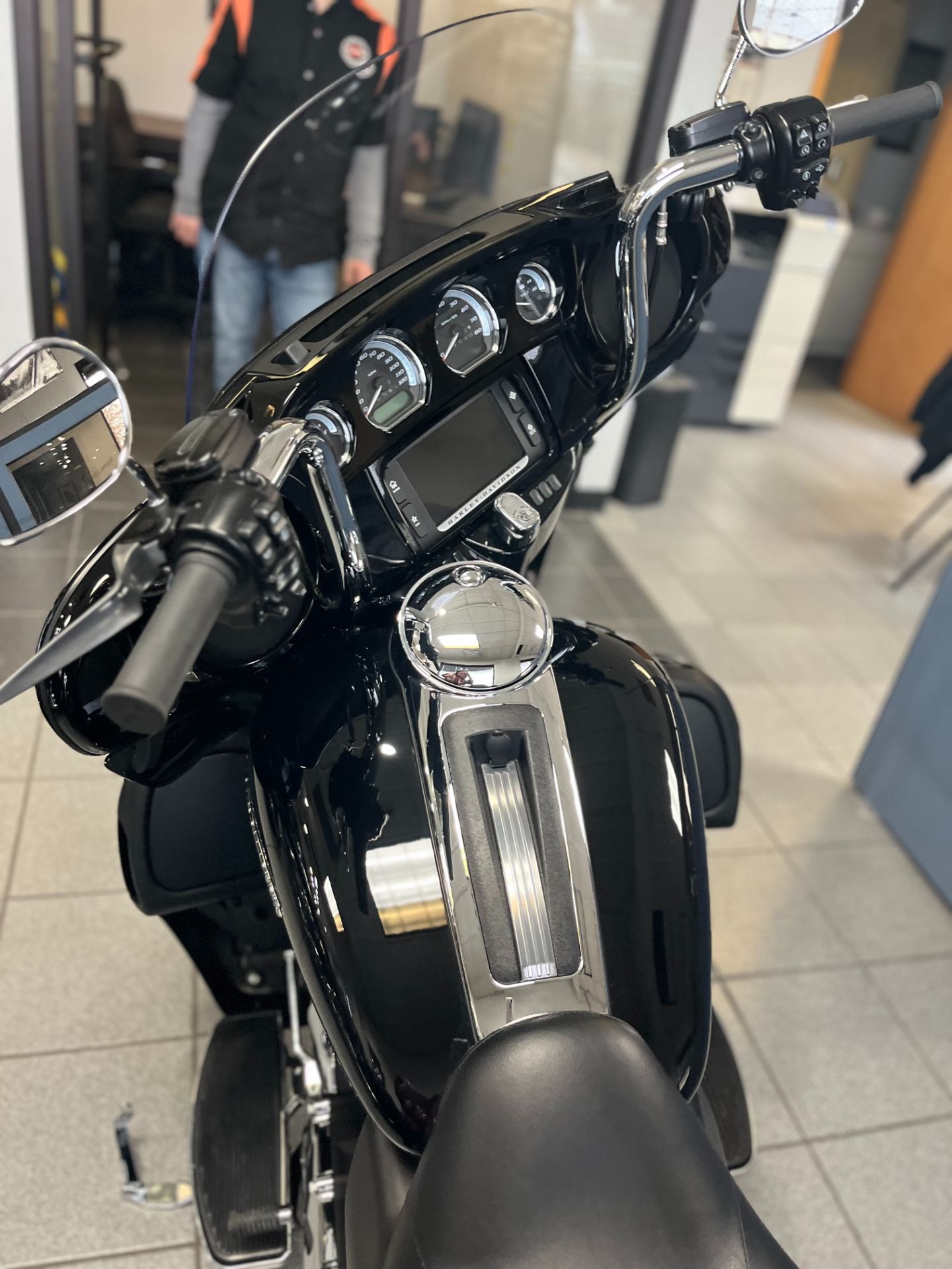 2015 Harley-Davidson Ultra Limited Low in South Charleston, West Virginia - Photo 2