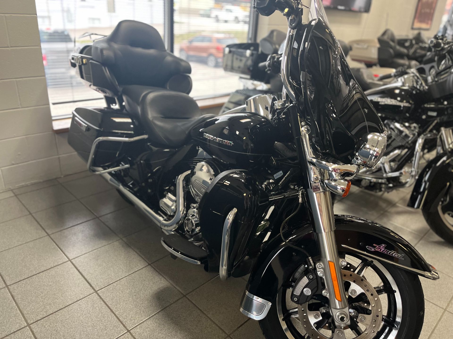 2015 Harley-Davidson Ultra Limited Low in South Charleston, West Virginia - Photo 5