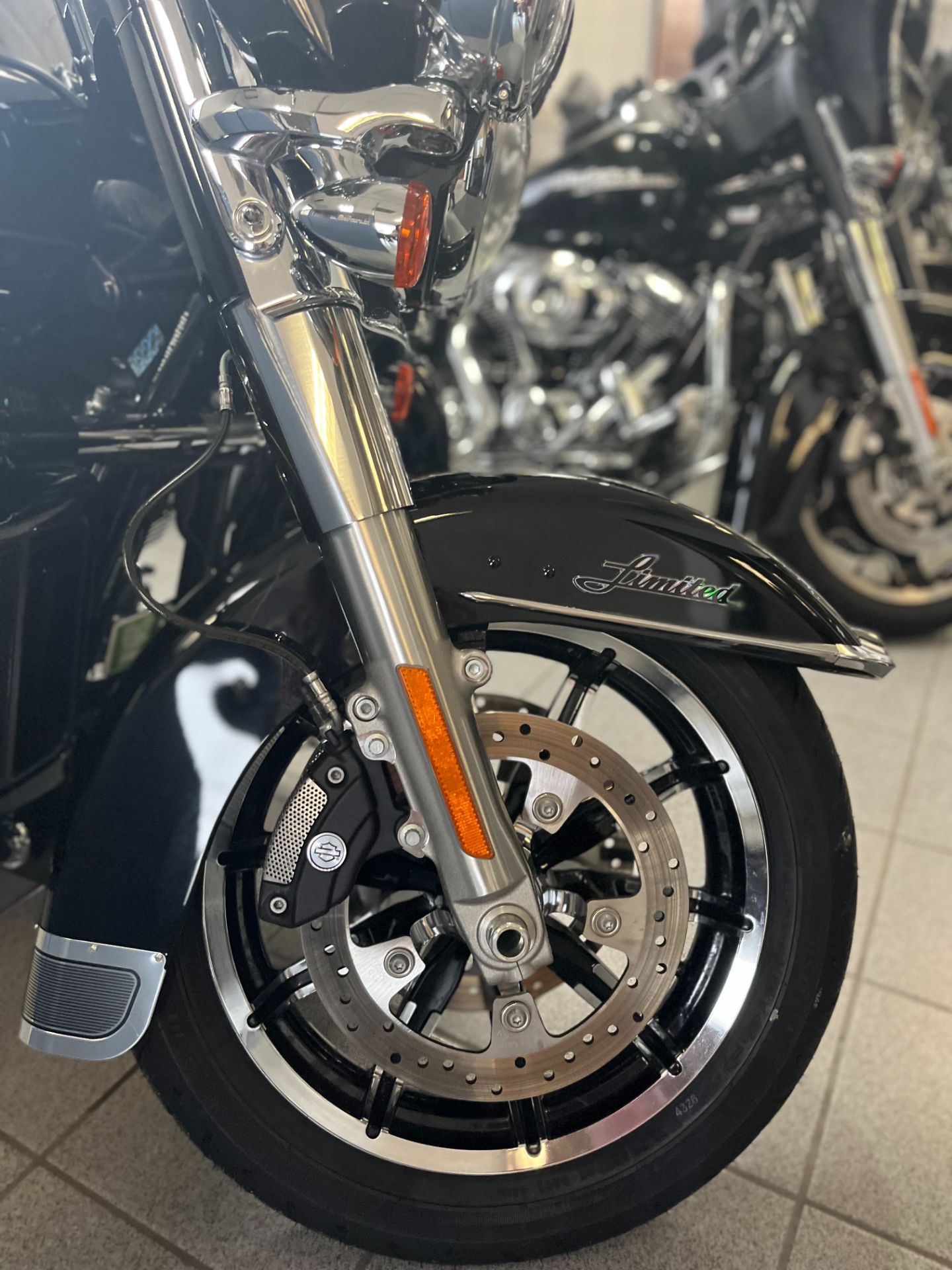 2015 Harley-Davidson Ultra Limited Low in South Charleston, West Virginia - Photo 4