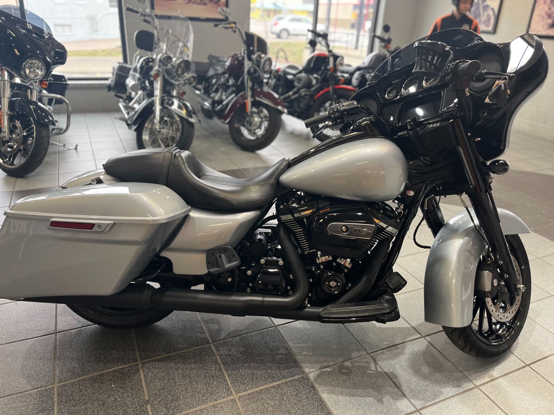 2019 Harley-Davidson Street Glide® Special in South Charleston, West Virginia - Photo 5