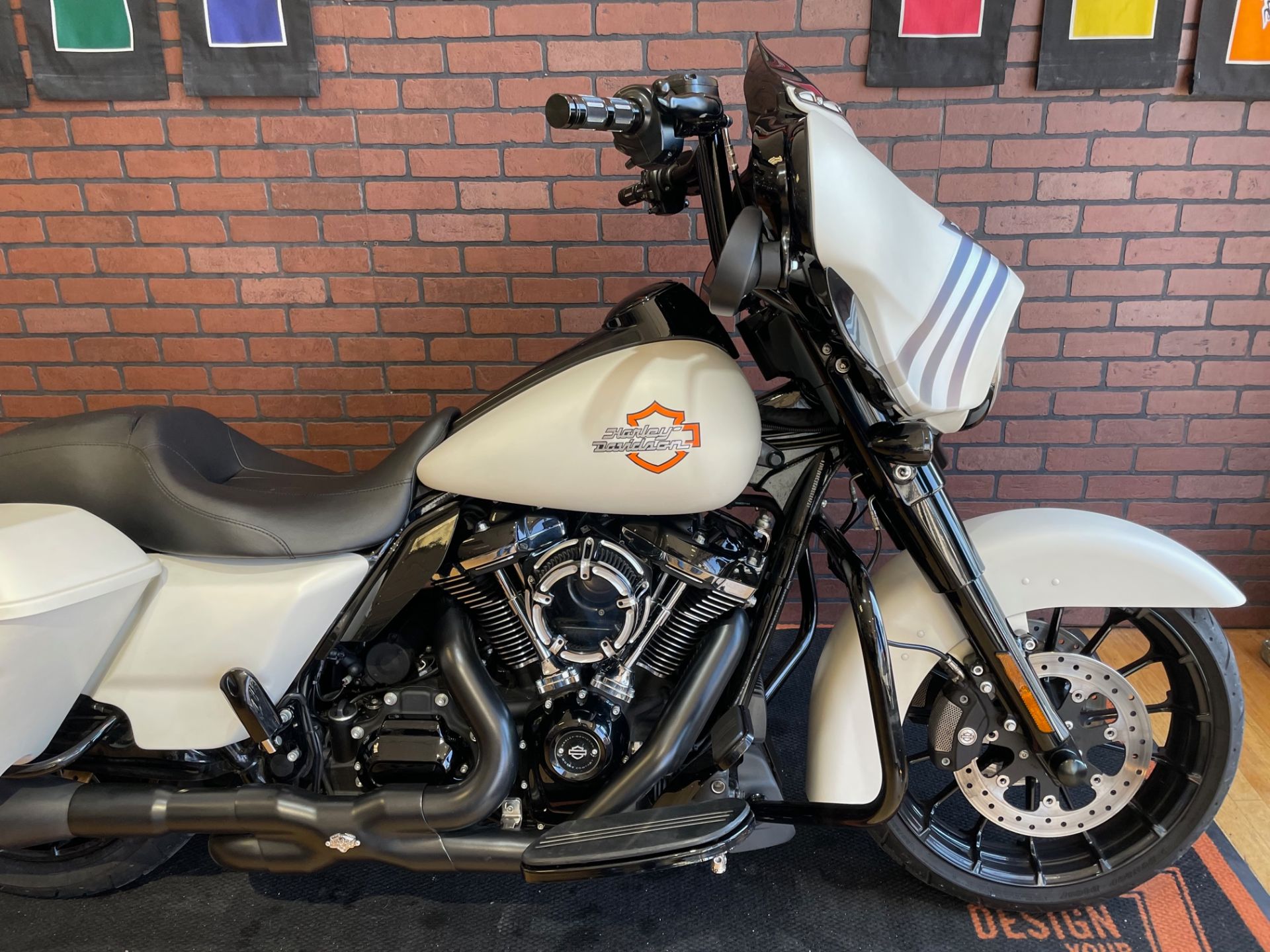 2018 Harley-Davidson Street Glide® Special in South Charleston, West Virginia - Photo 2
