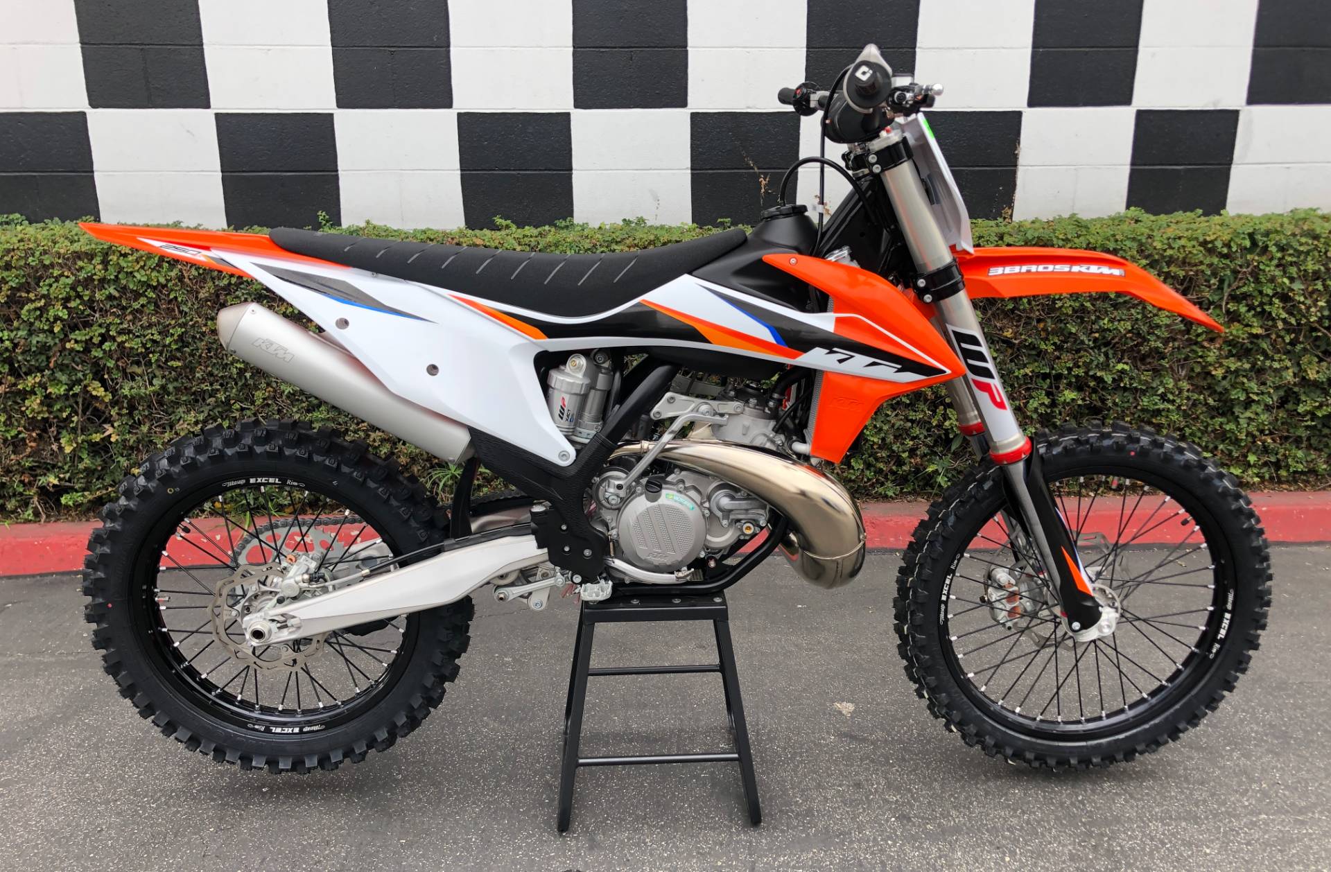 New 21 Ktm 250 Sx Orange Motorcycles In Costa Mesa Ca Out Of Stock