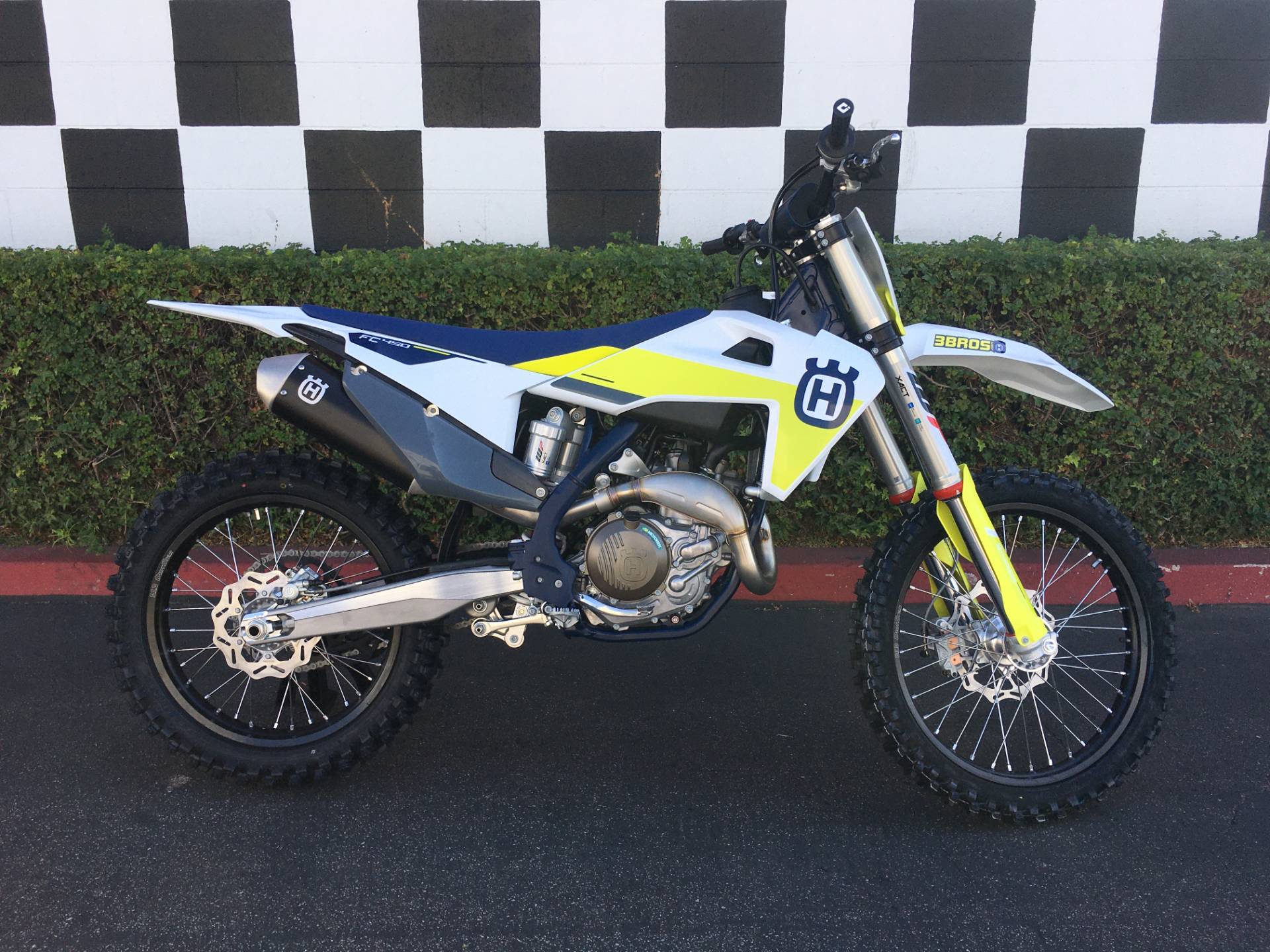 New 21 Husqvarna Fc 450 White Yellow Blue Motorcycles In Costa Mesa Ca Out Of Stock