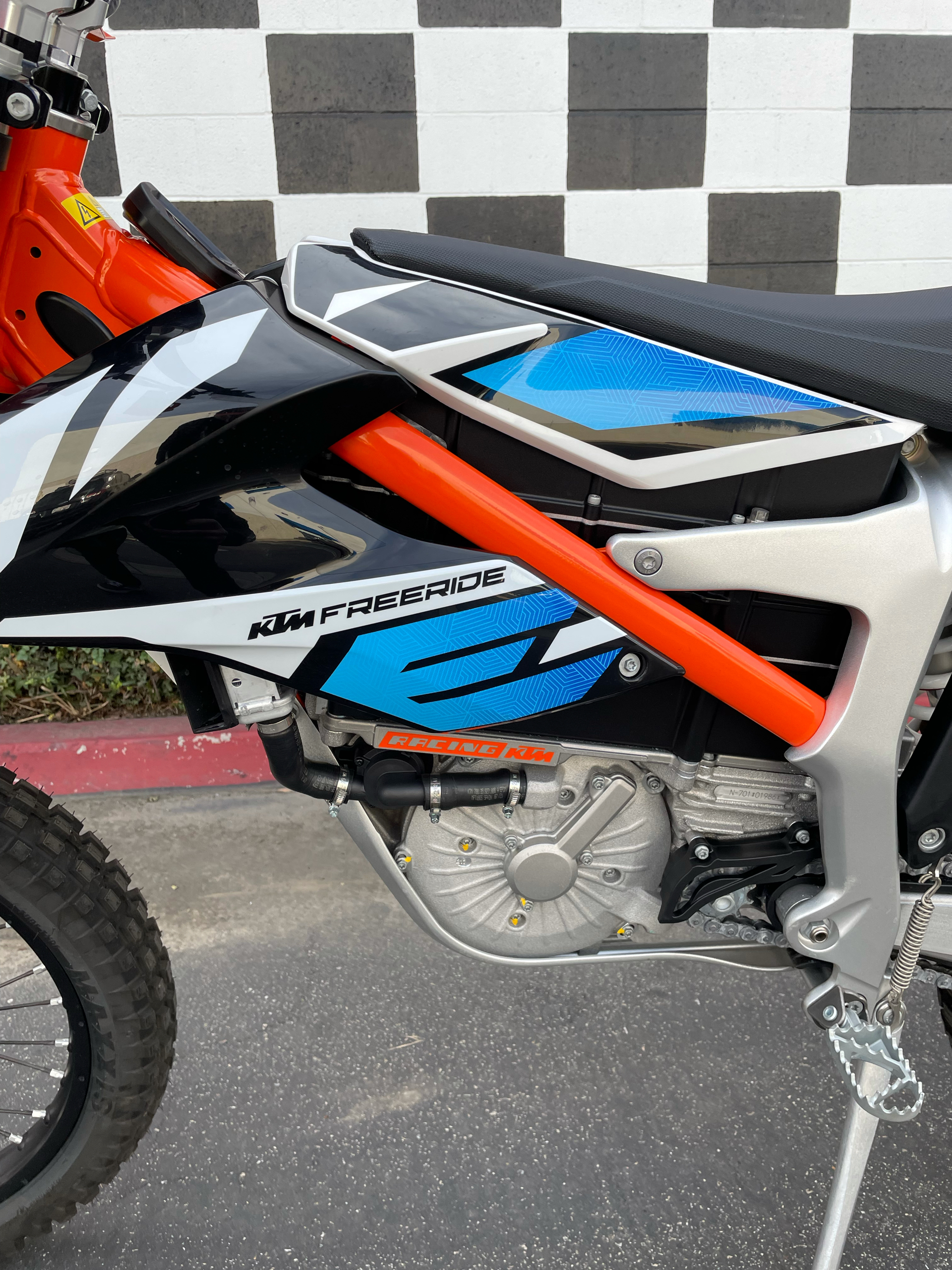 2022 KTM Freeride E-XC in Costa Mesa, California - Photo 4