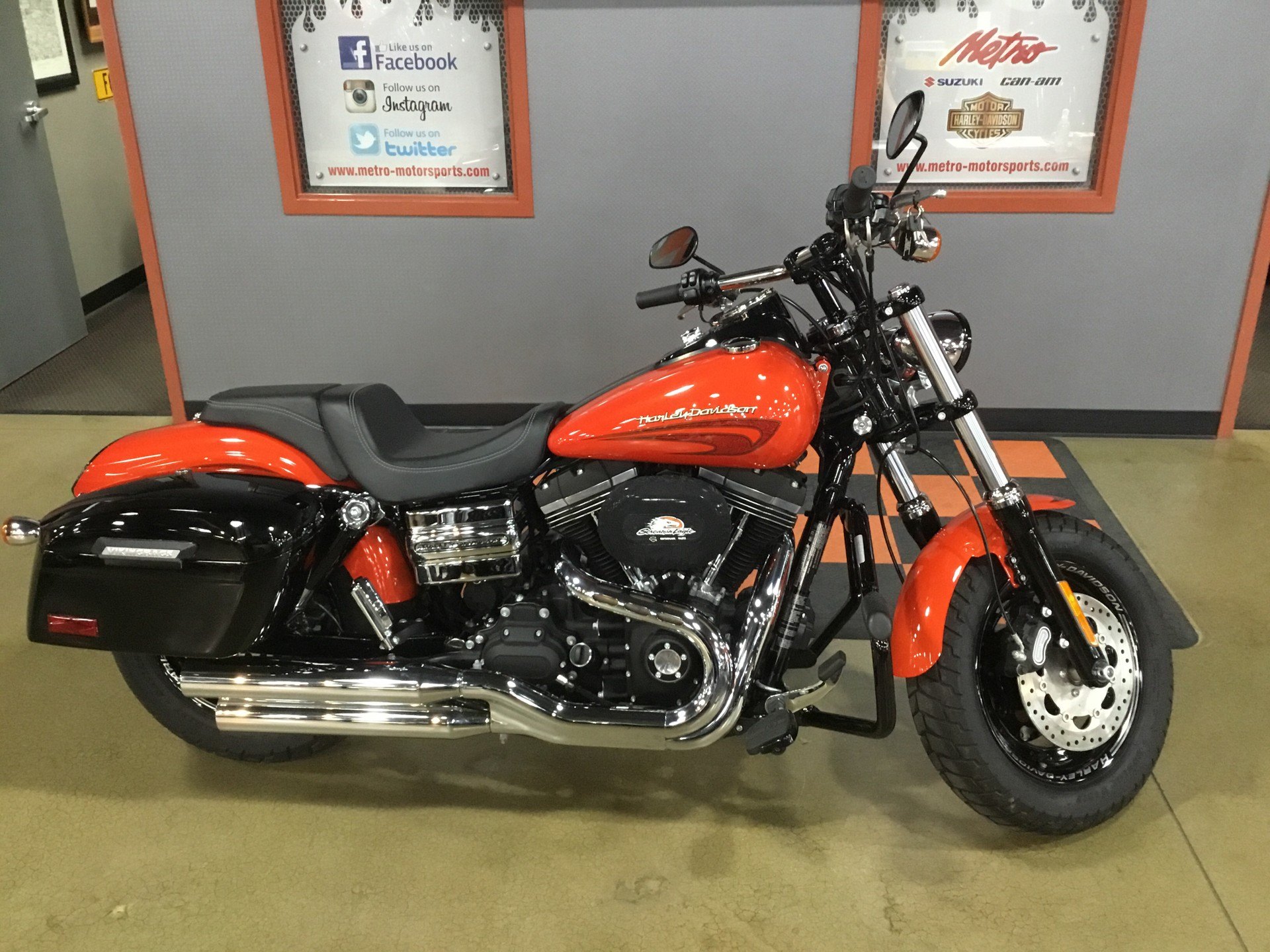 Used 17 Harley Davidson Fat Bob Vivid Black Motorcycles In Cedar Rapids Ia a
