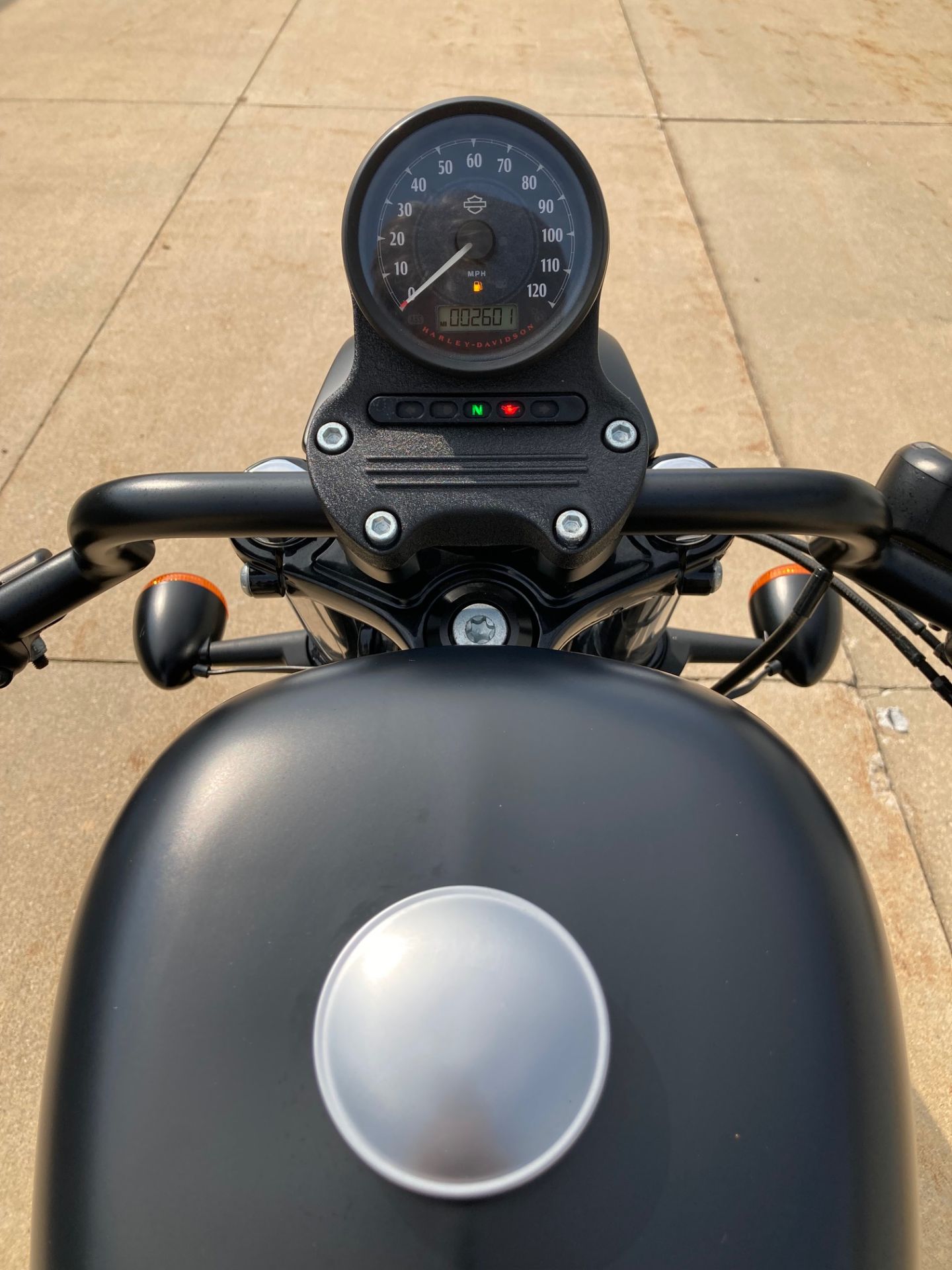 2015 Harley-Davidson Iron 883™ in Fremont, Michigan - Photo 5
