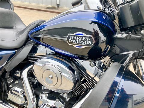 2012 Harley-Davidson Ultra Classic® Electra Glide® in Fremont, Michigan - Photo 5