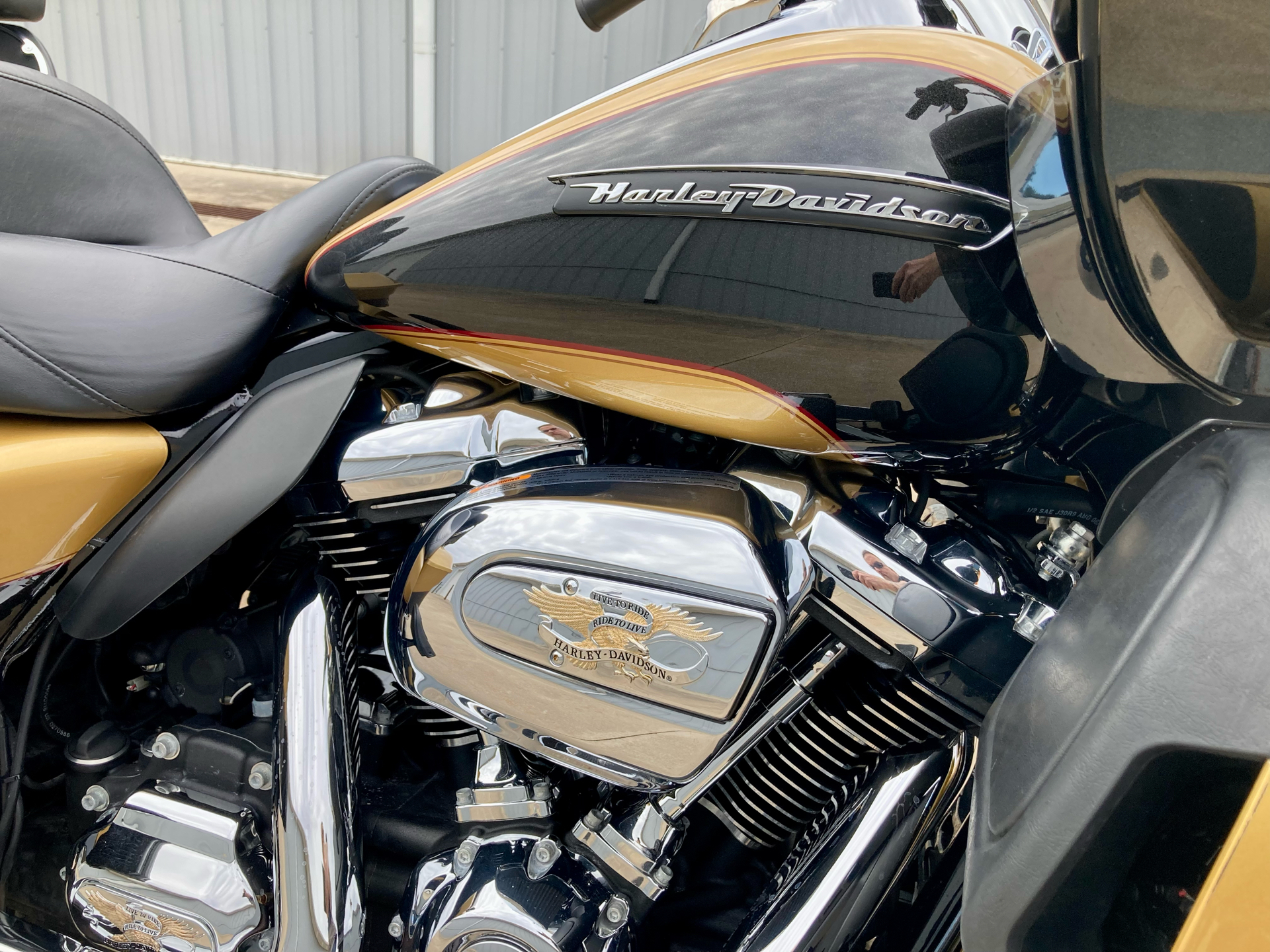 2017 Harley-Davidson Road Glide® Ultra in Fremont, Michigan - Photo 5