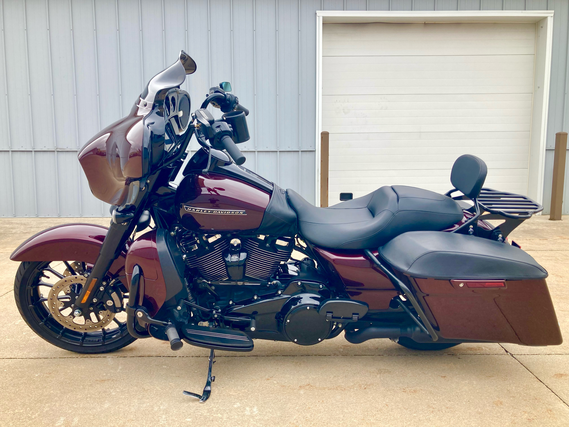 2018 Harley-Davidson Street Glide® Special in Fremont, Michigan - Photo 2