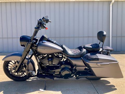 2017 Harley-Davidson Road King® Special in Fremont, Michigan - Photo 2