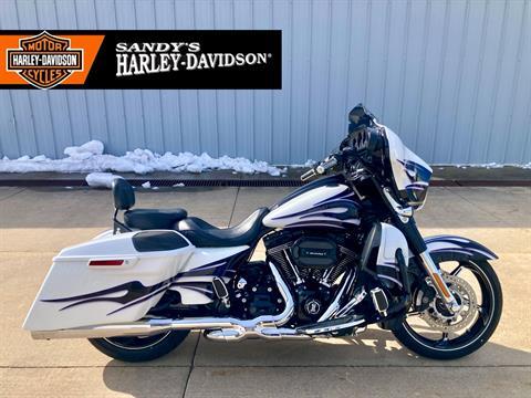 2016 Harley-Davidson CVO™ Street Glide® in Fremont, Michigan - Photo 1
