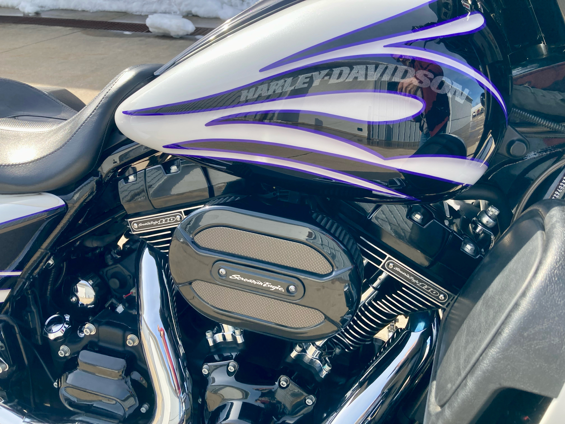 2016 Harley-Davidson CVO™ Street Glide® in Fremont, Michigan - Photo 5