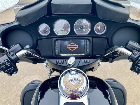 2017 Harley-Davidson Tri Glide® Ultra in Fremont, Michigan - Photo 6