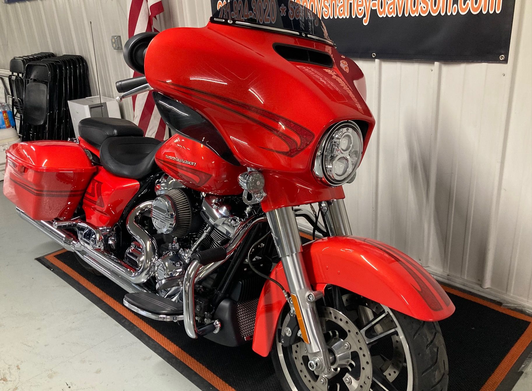 2017 Harley-Davidson Street Glide® Special in Fremont, Michigan - Photo 2