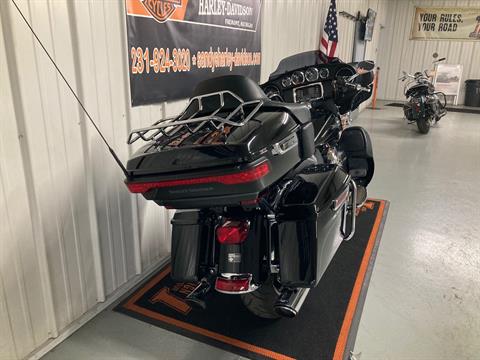 2014 Harley-Davidson Electra Glide® Ultra Classic® in Fremont, Michigan - Photo 3