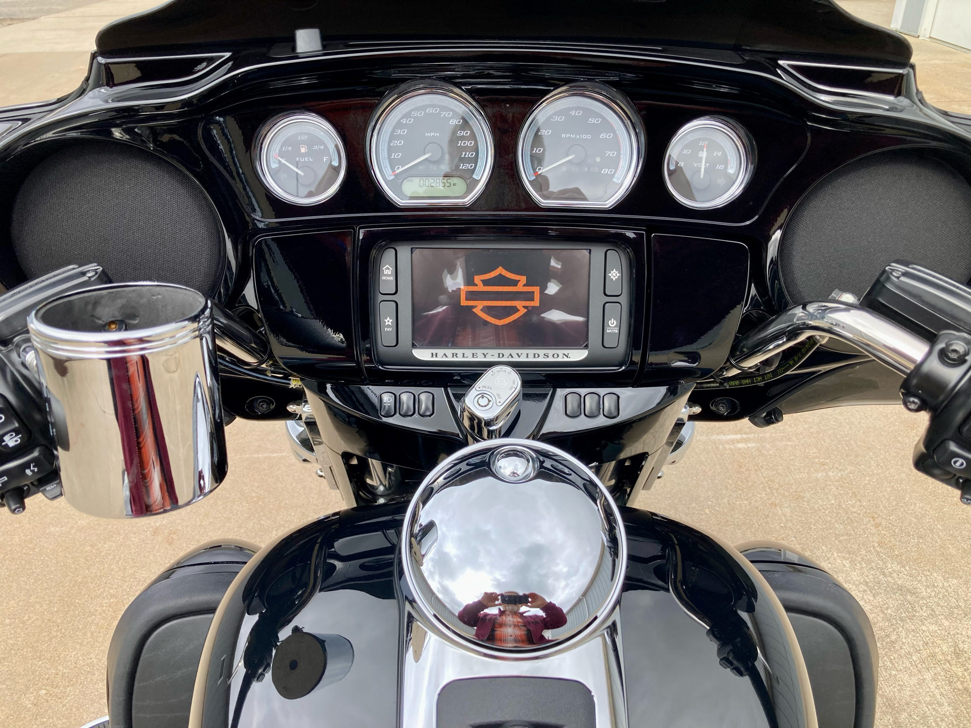 2018 Harley-Davidson Electra Glide® Ultra Classic® in Fremont, Michigan - Photo 6