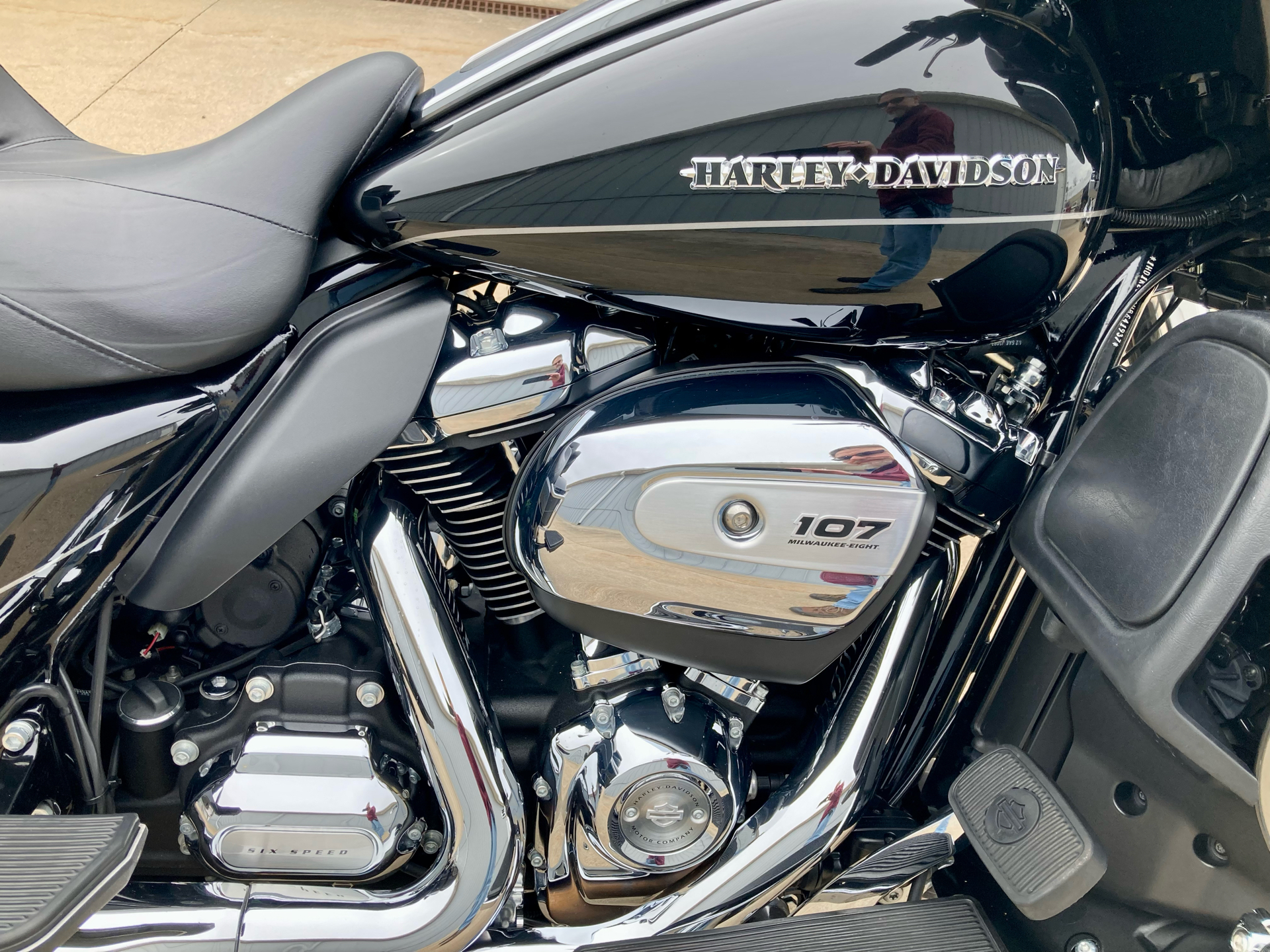 2017 Harley-Davidson Electra Glide® Ultra Classic® in Fremont, Michigan - Photo 5
