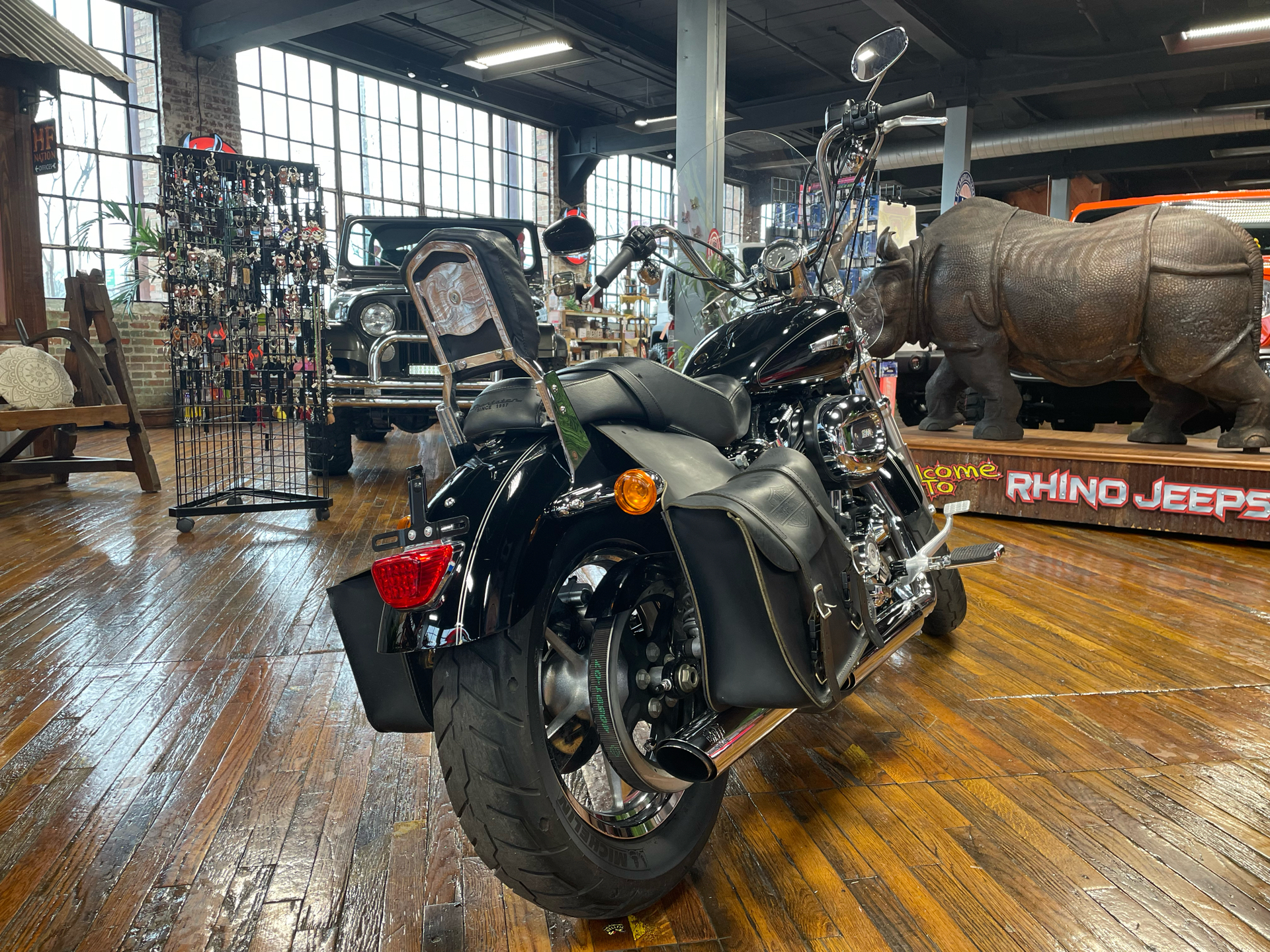 2016 Harley-Davidson 1200 Custom in Laurel, Mississippi - Photo 2