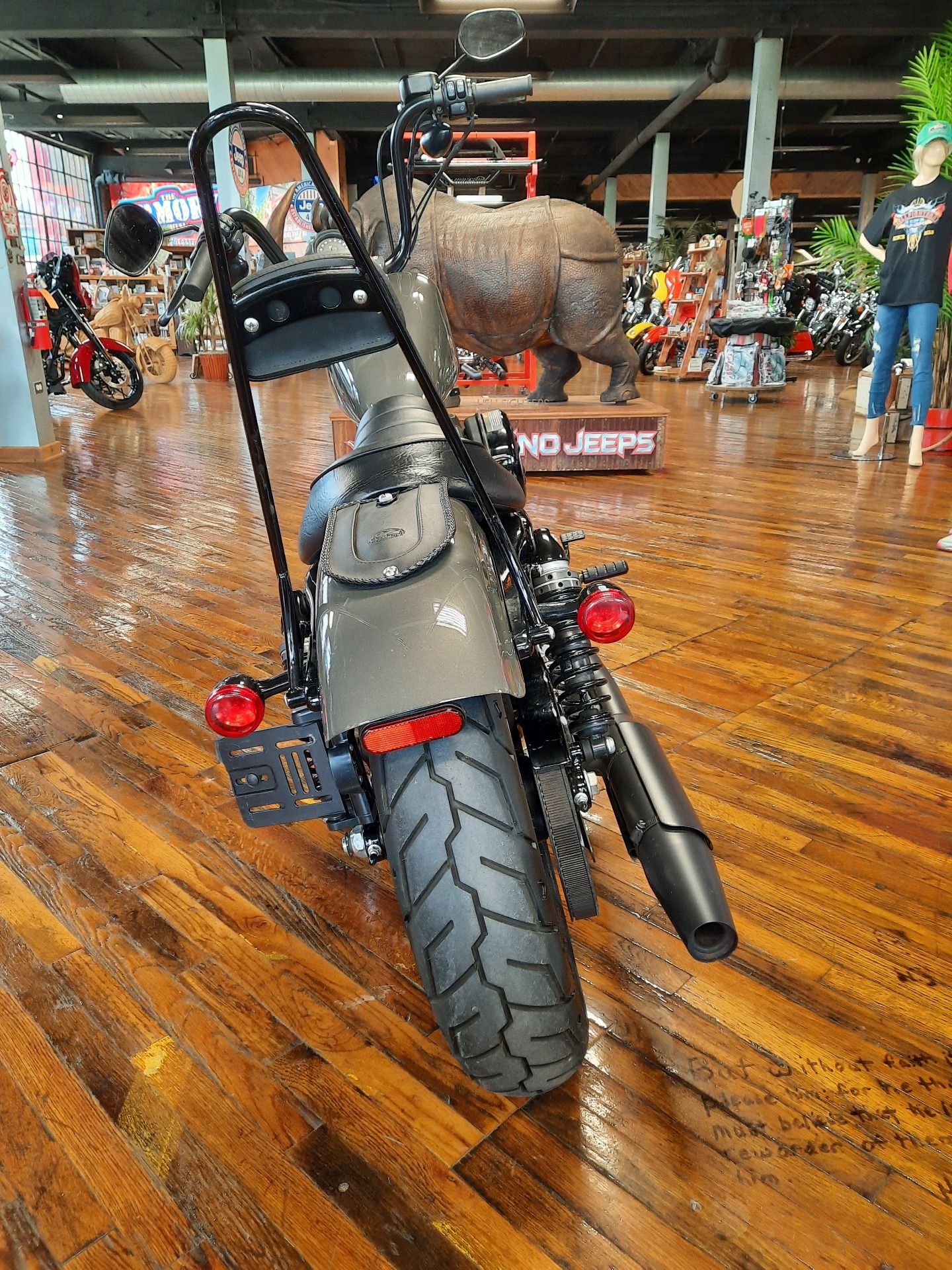 2019 Harley-Davidson Iron 883™ in Laurel, Mississippi - Photo 3