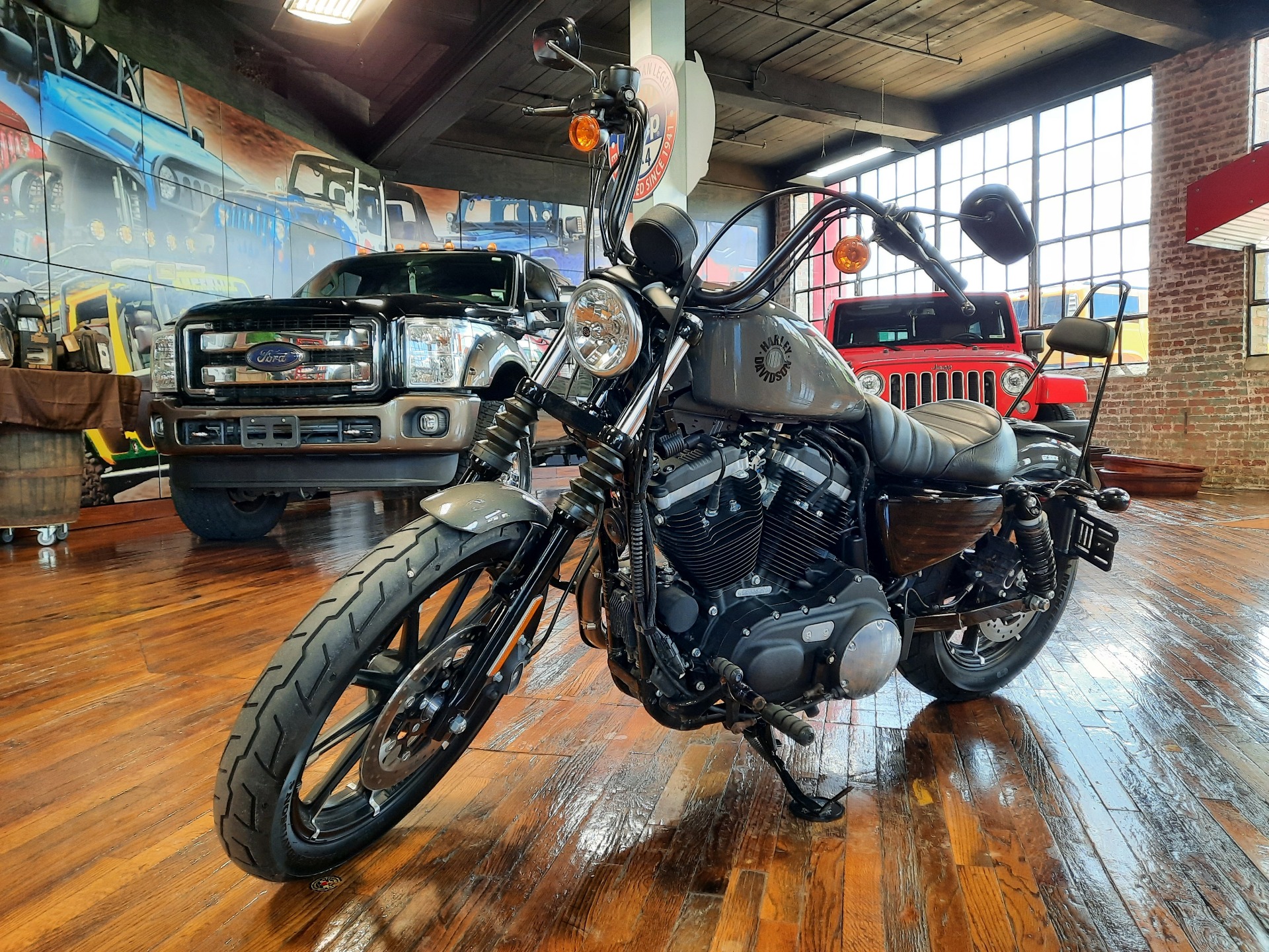 2019 Harley-Davidson Iron 883™ in Laurel, Mississippi - Photo 6