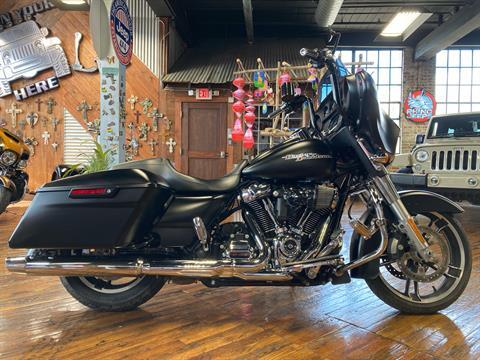 2017 Harley-Davidson Street Glide® Special in Laurel, Mississippi - Photo 1