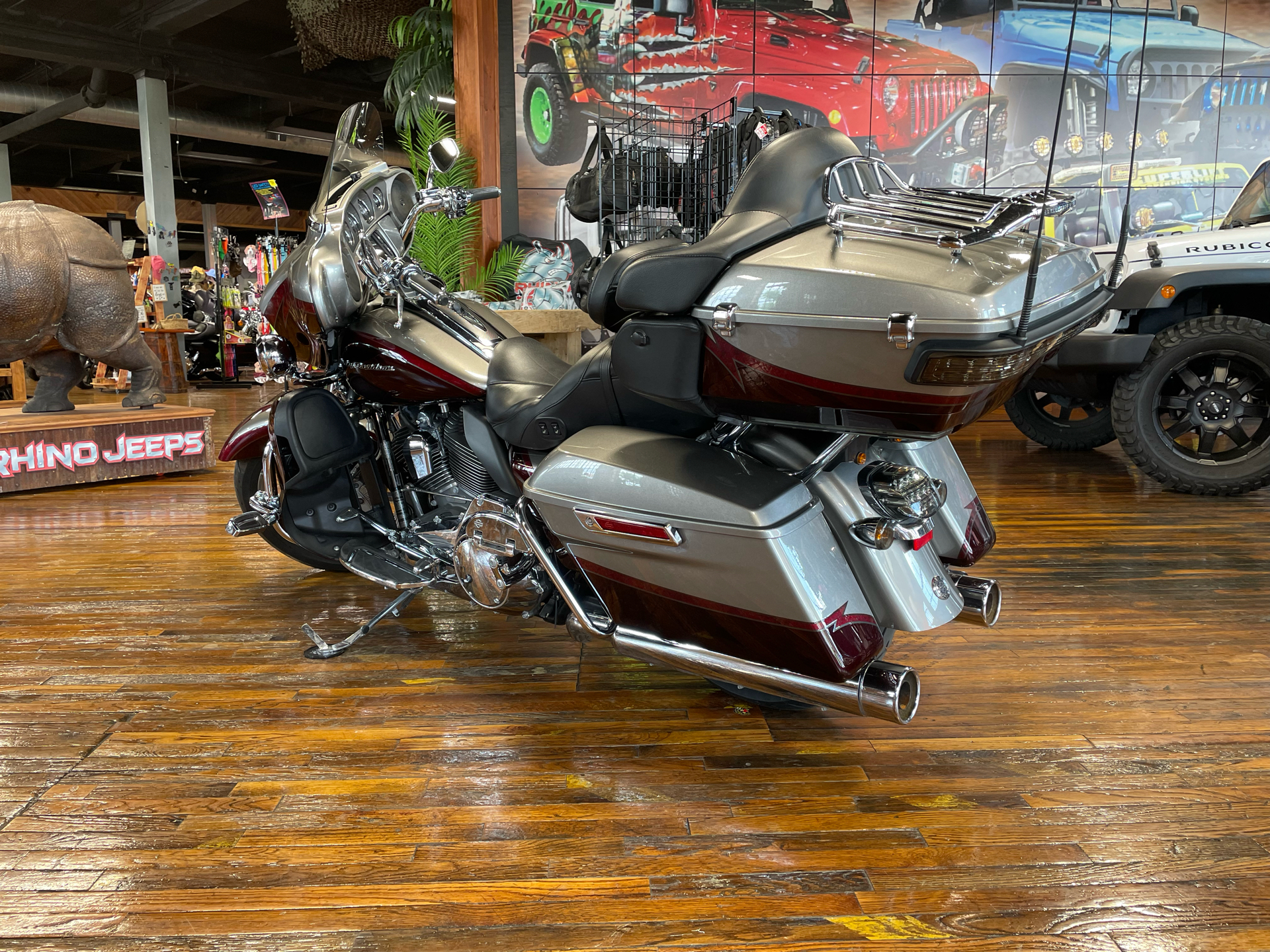 2015 Harley-Davidson CVO™ Limited in Laurel, Mississippi - Photo 4