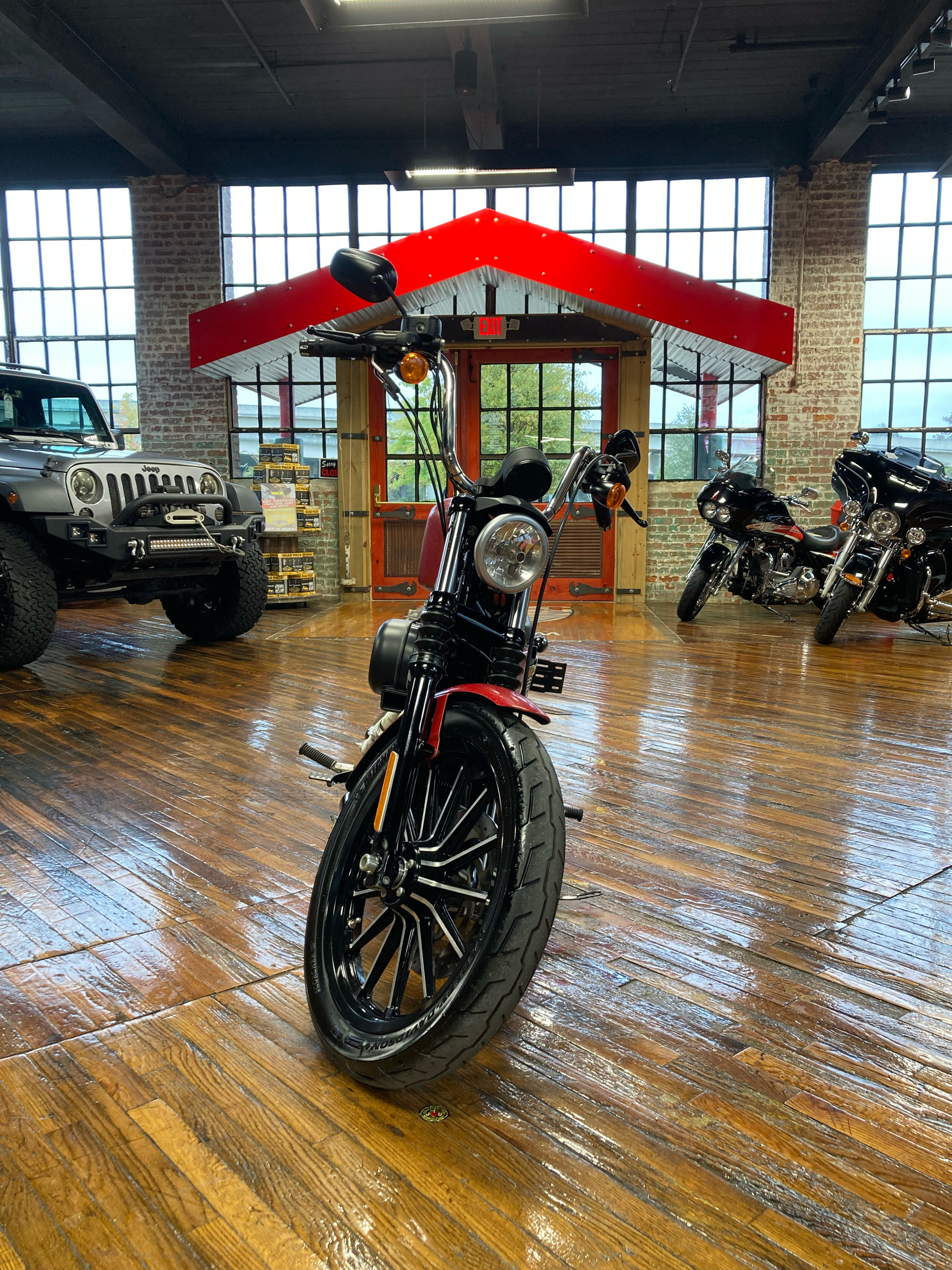 2015 Harley-Davidson Iron 883™ in Laurel, Mississippi - Photo 8
