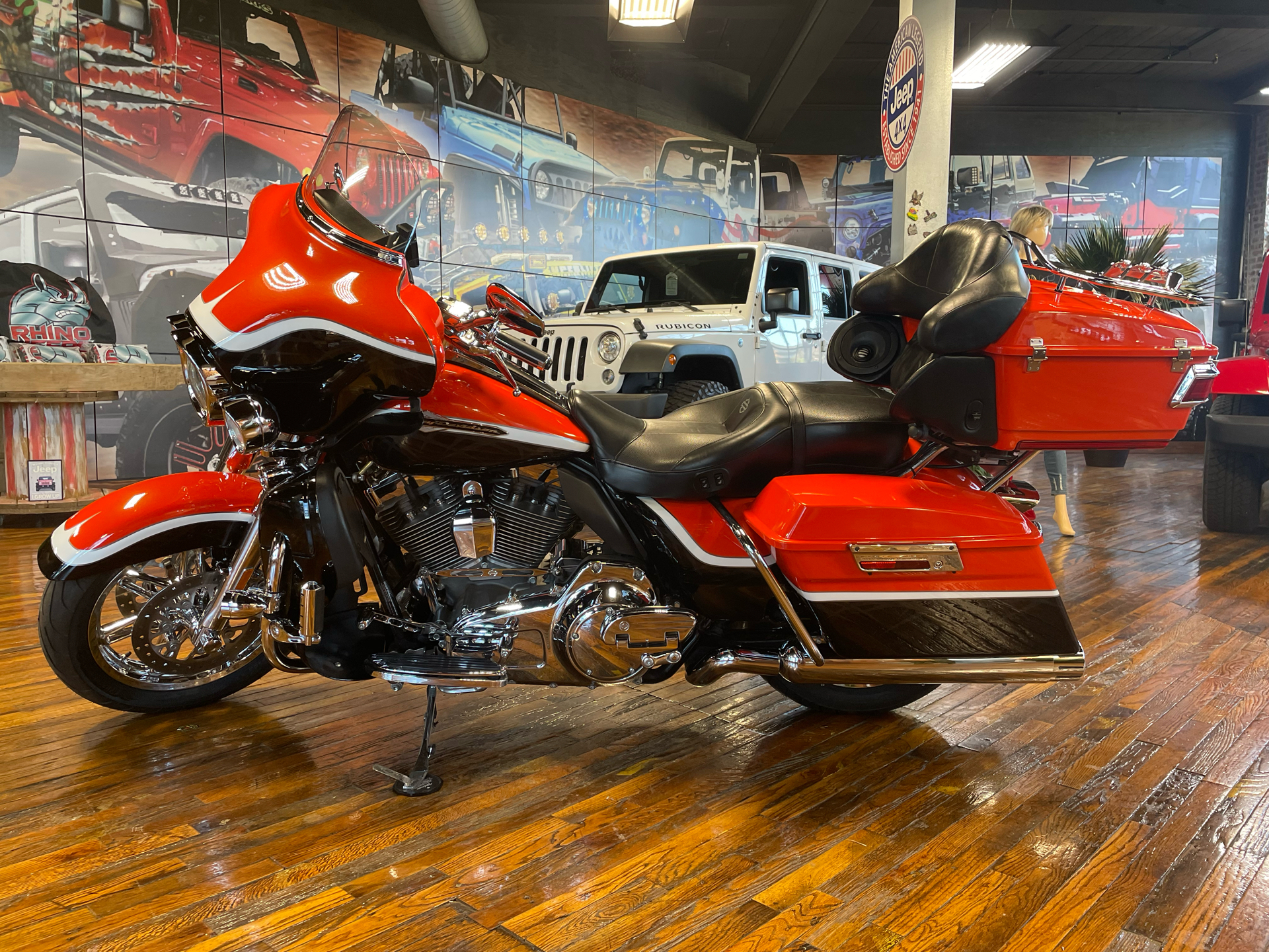 2012 Harley-Davidson CVO™ Ultra Classic® Electra Glide® in Laurel, Mississippi - Photo 5