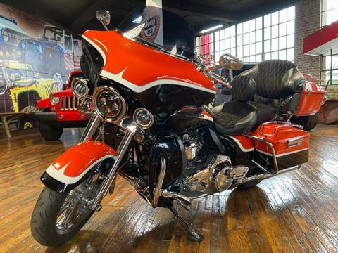 2012 Harley-Davidson CVO™ Ultra Classic® Electra Glide® in Laurel, Mississippi - Photo 6