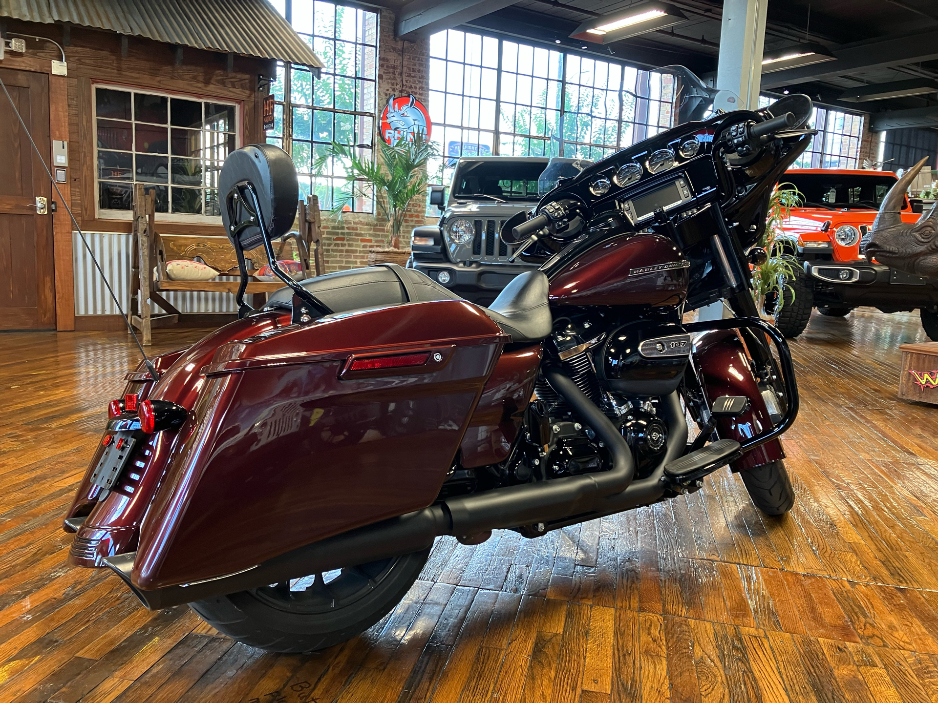 2018 Harley-Davidson Street Glide® Special in Laurel, Mississippi - Photo 2