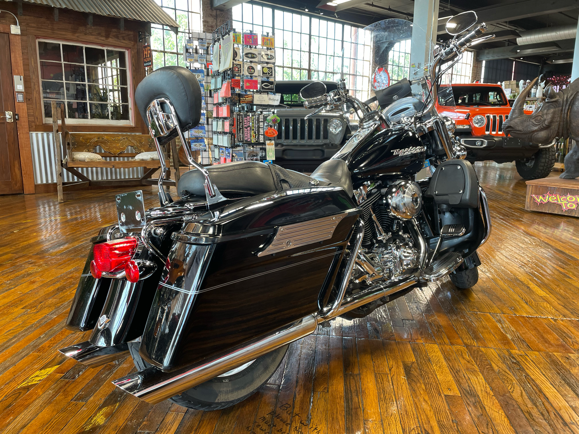 2005 Harley-Davidson FLHRS/FLHRSI Road King® Custom in Laurel, Mississippi - Photo 2