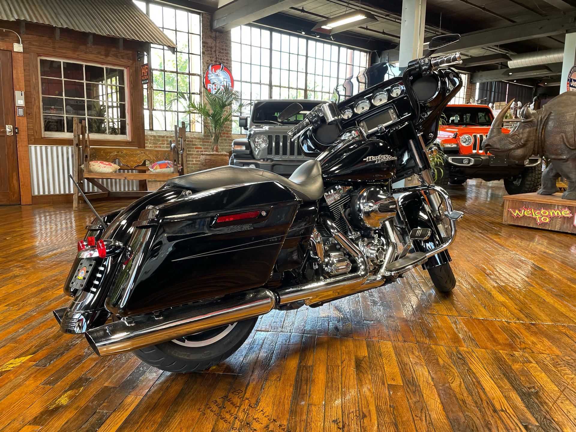 2016 Harley-Davidson Street Glide® Special in Laurel, Mississippi - Photo 2