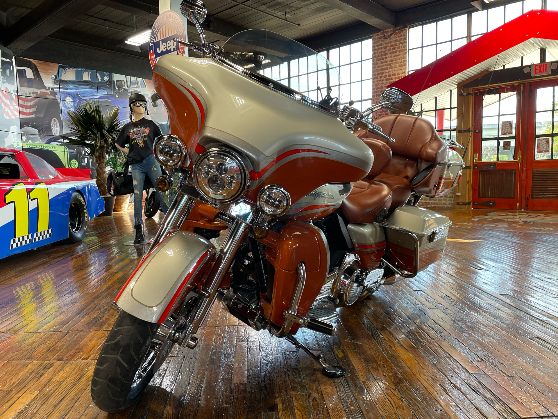 2009 Harley-Davidson CVO™ Ultra Classic® Electra Glide® in Laurel, Mississippi - Photo 6