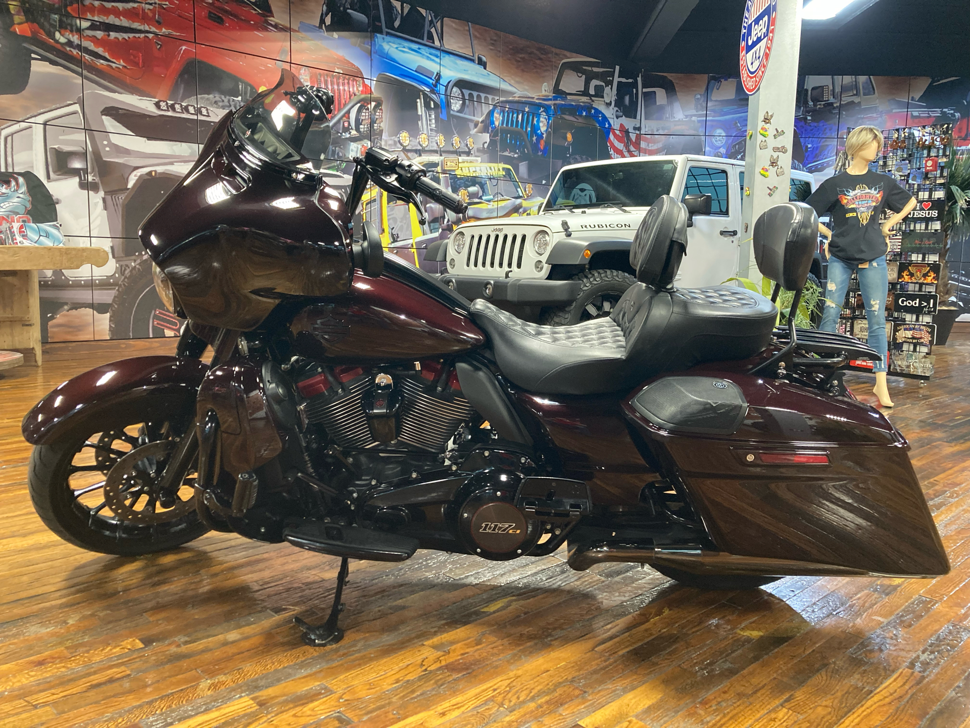 2019 Harley-Davidson CVO™ Street Glide® in Laurel, Mississippi - Photo 5