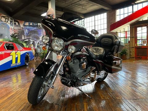 2006 Harley-Davidson CVO™ Screamin' Eagle® Ultra Classic® Electra Glide® in Laurel, Mississippi - Photo 6