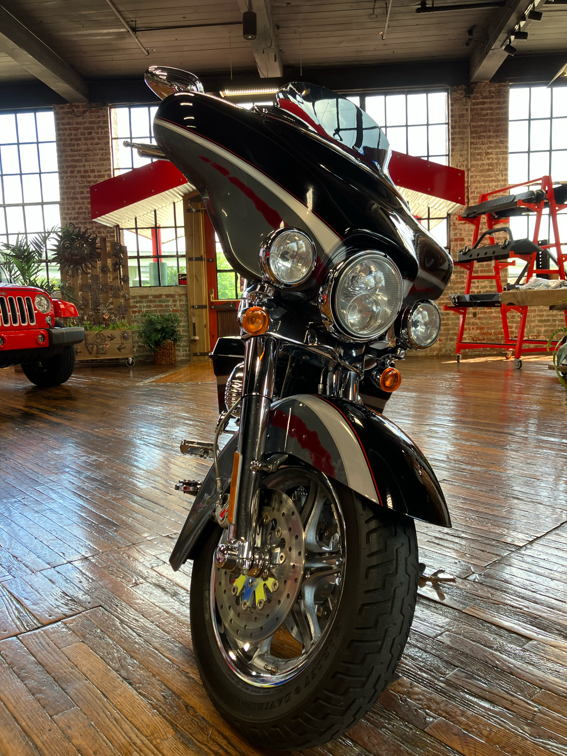 2006 Harley-Davidson CVO™ Screamin' Eagle® Ultra Classic® Electra Glide® in Laurel, Mississippi - Photo 7