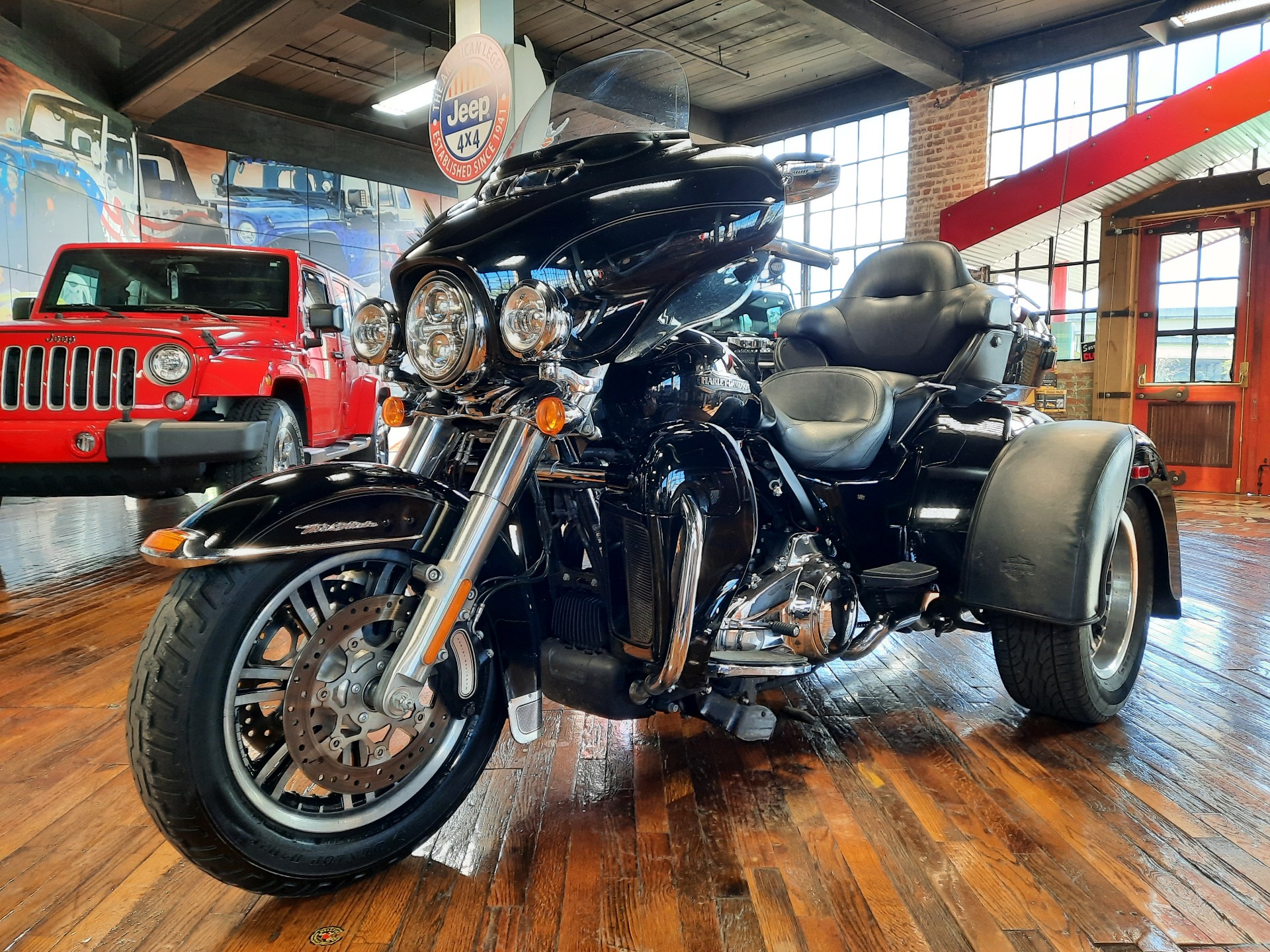 2018 Harley-Davidson Tri Glide® Ultra in Laurel, Mississippi - Photo 6