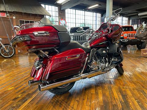 2015 Harley-Davidson CVO™ Road Glide® Ultra in Laurel, Mississippi - Photo 2