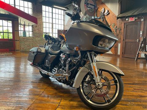 2017 Harley-Davidson Road Glide® in Laurel, Mississippi - Photo 8