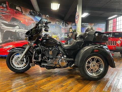 2017 Harley-Davidson Tri Glide® Ultra in Laurel, Mississippi - Photo 5