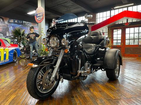 2017 Harley-Davidson Tri Glide® Ultra in Laurel, Mississippi - Photo 6