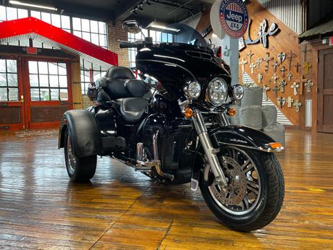 2017 Harley-Davidson Tri Glide® Ultra in Laurel, Mississippi - Photo 8