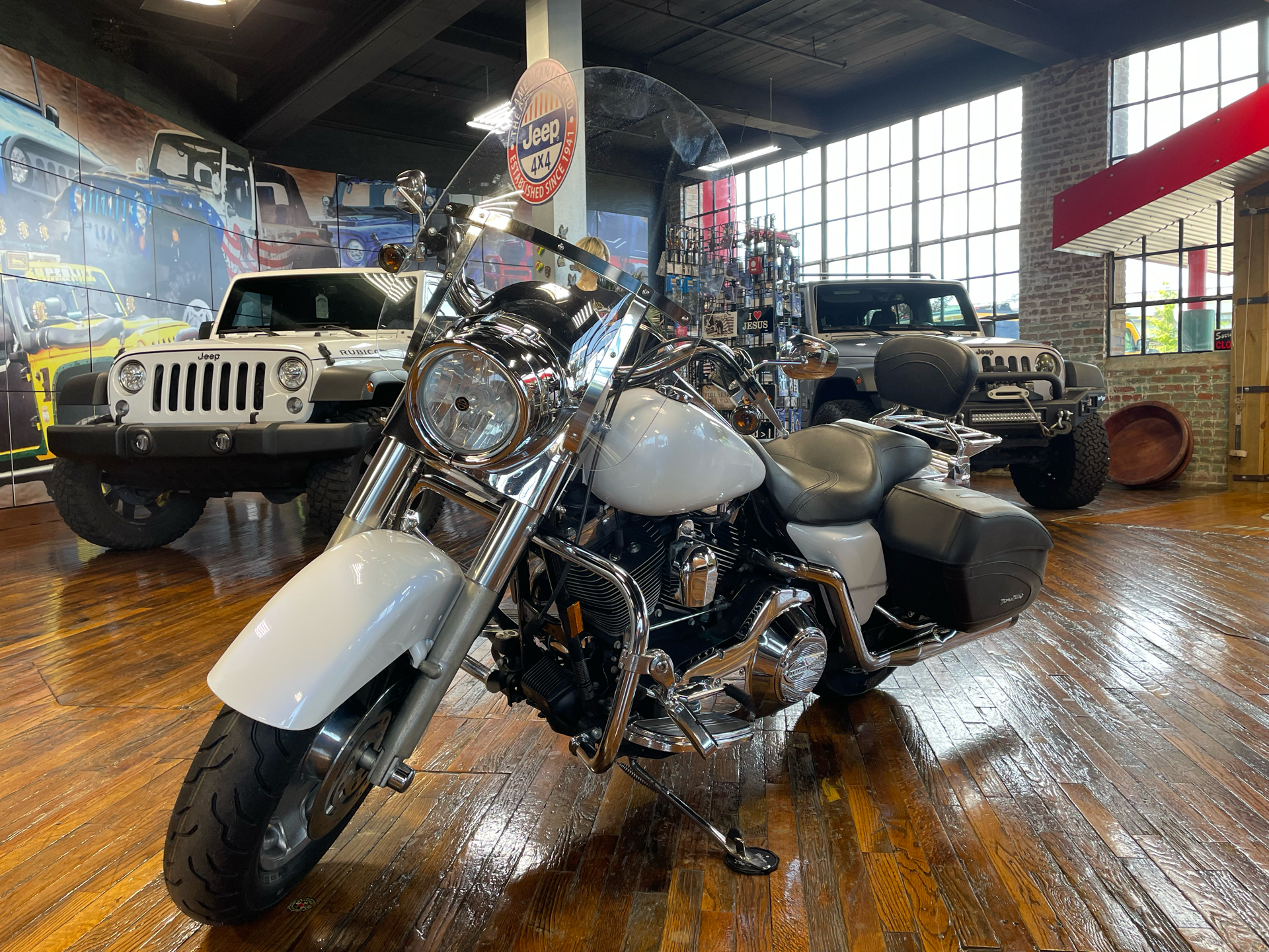 2005 Harley-Davidson FLHRS/FLHRSI Road King® Custom in Laurel, Mississippi - Photo 6