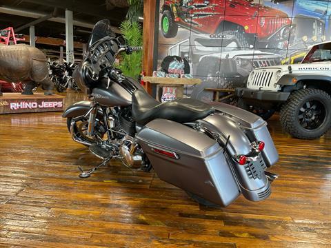 2015 Harley-Davidson Street Glide® in Laurel, Mississippi - Photo 4