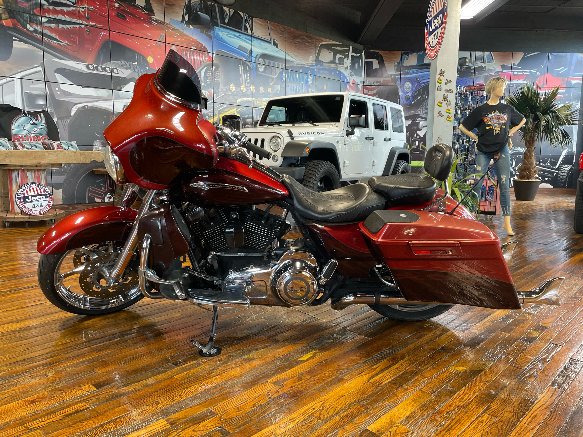 2012 Harley-Davidson CVO™ Street Glide® in Laurel, Mississippi - Photo 4