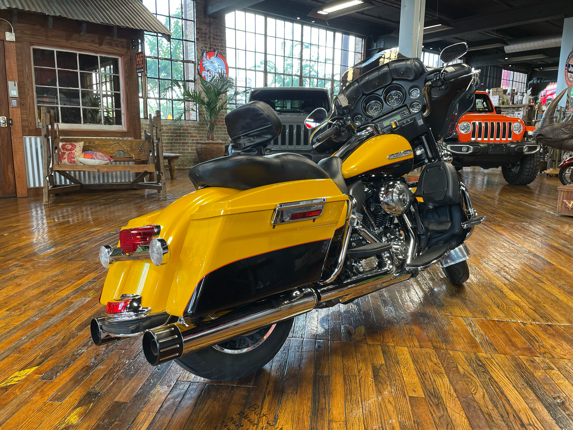 2013 Harley-Davidson Electra Glide® Ultra Limited in Laurel, Mississippi - Photo 2