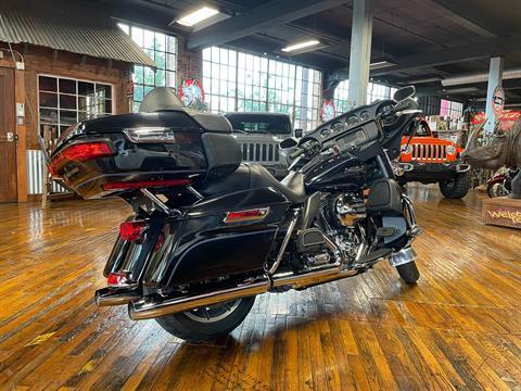 2014 Harley-Davidson Electra Glide® Ultra Classic® in Laurel, Mississippi - Photo 2